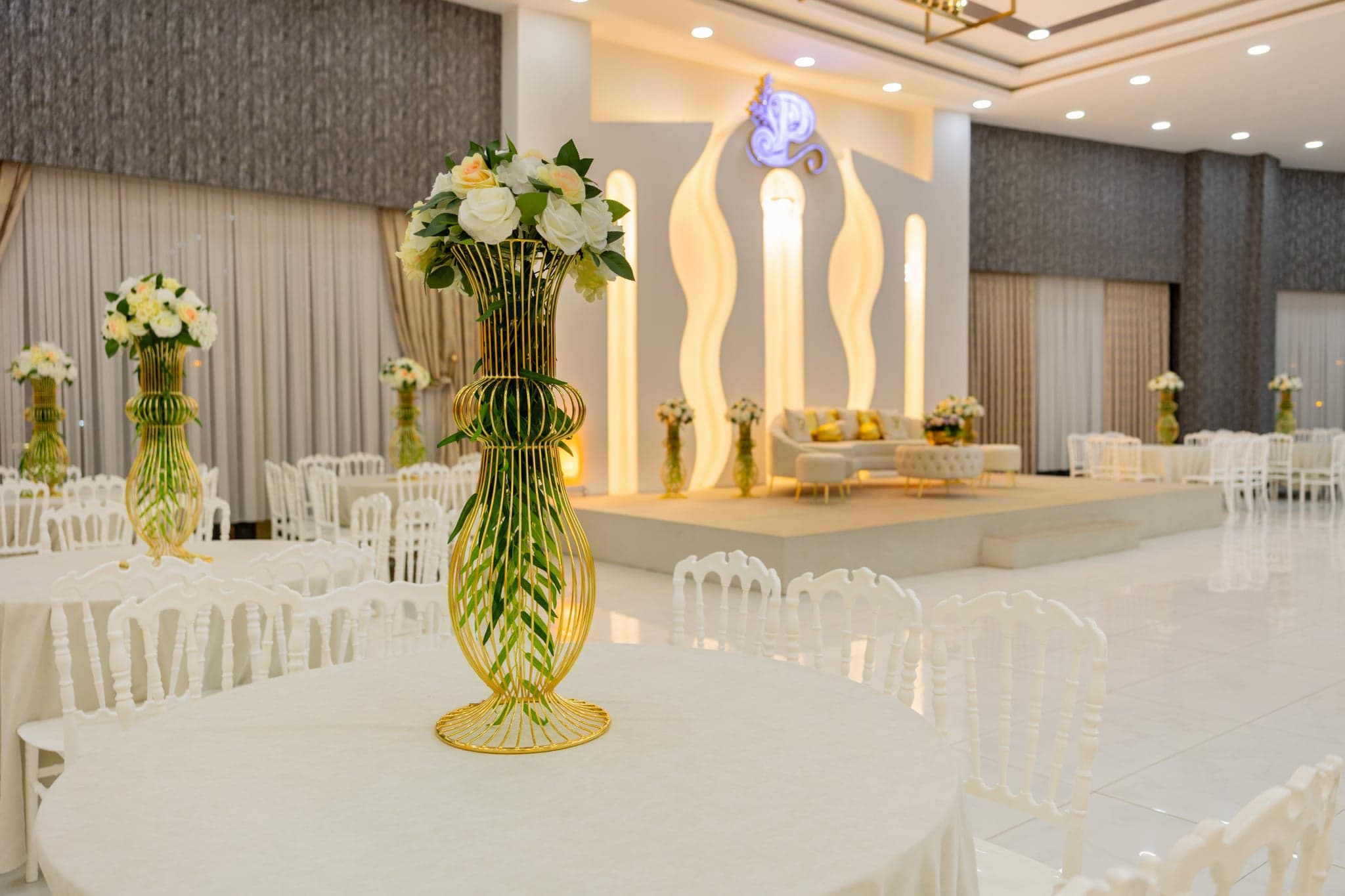 Golden Wedding VIP Gelin Yolu ve Ziyafet Düzeni