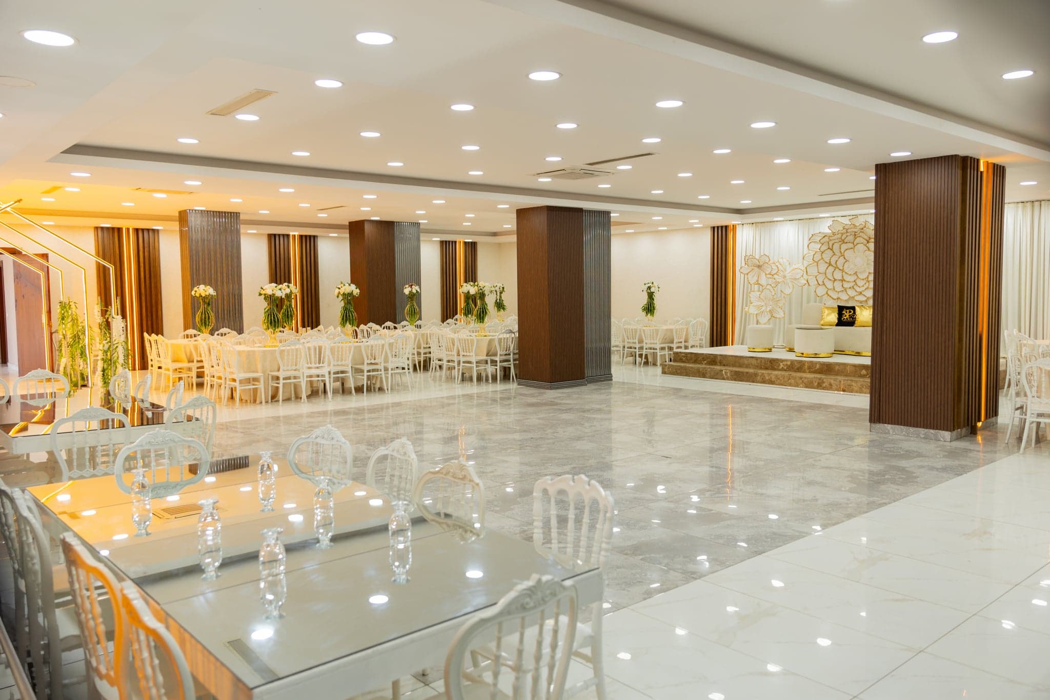 Liva Event Zarif Işıklandırma ve Salon Detayı
