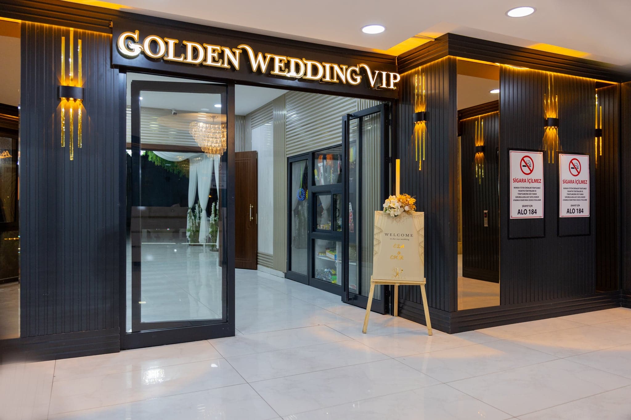 Golden Wedding VIP salonu giriş görünümü